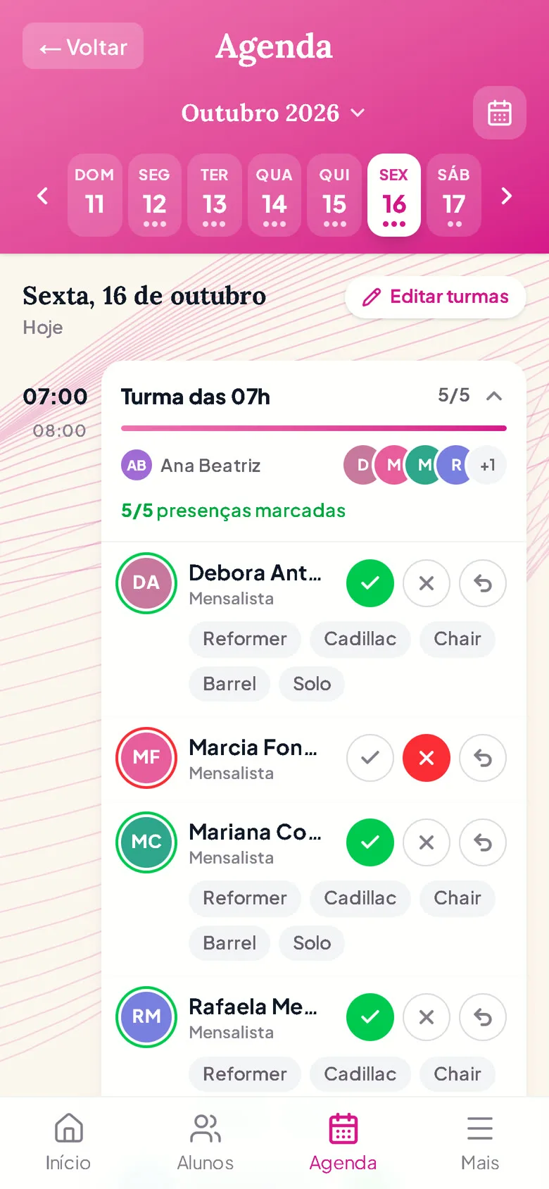 Agenda do dia com a chamada da turma